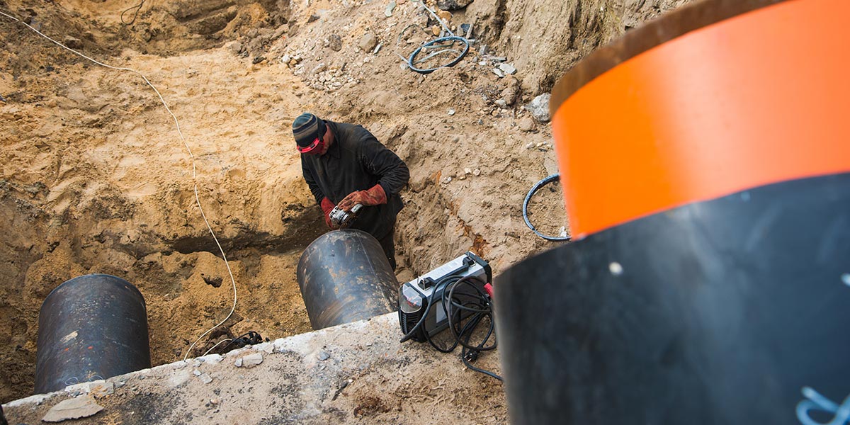 who is responsible for sewer line repair