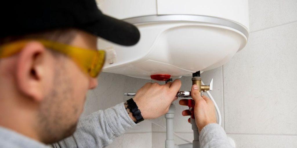 is a leaking water heater dangerous